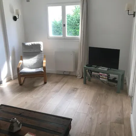 Holiday home Casa Salies, Maisonnette Cosy Et Confortable Au Centre De Salies-de-Bearn